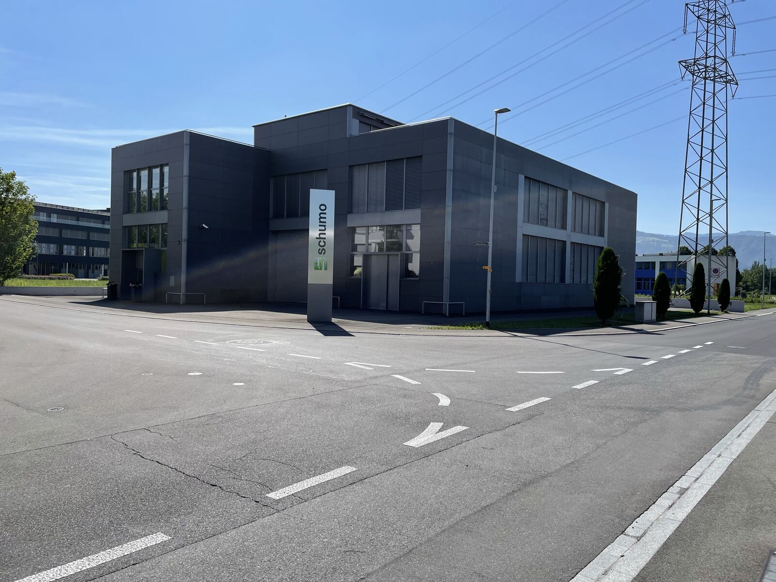 Fabbrica Schumo: edificio industriale, amministrativo e appartamenti · Steinhausen, Zugo