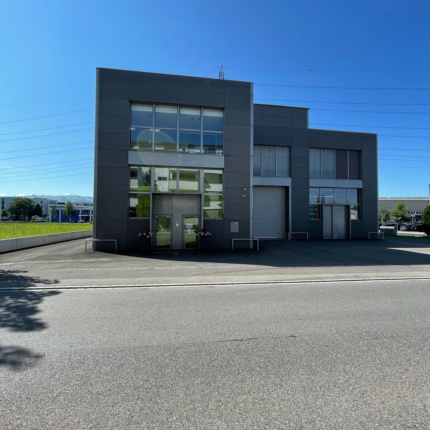 Fabbrica Schumo: edificio industriale, amministrativo e appartamenti · Steinhausen, Zugo